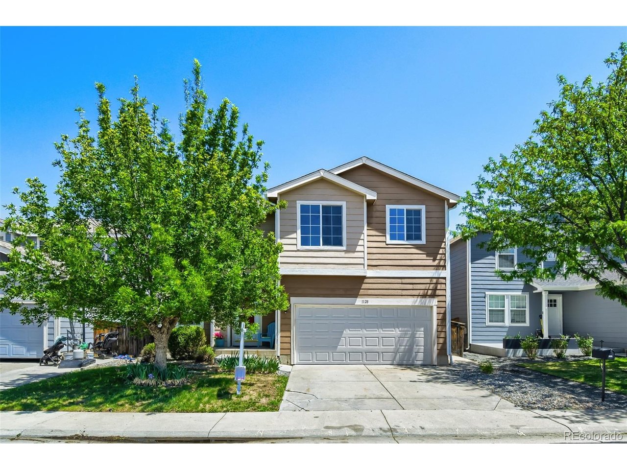 1128 Lark Ln