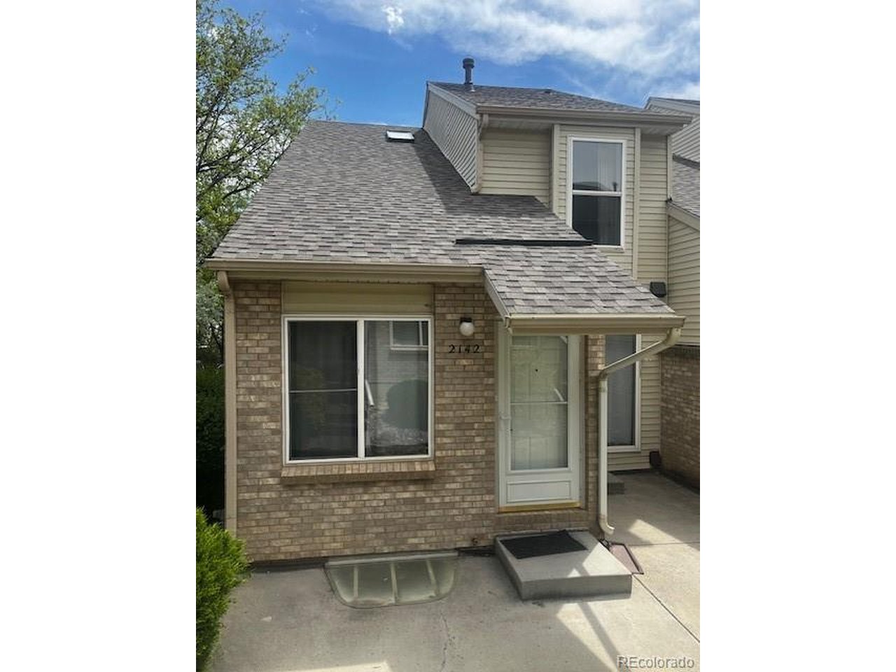 2142 Meadow Ct