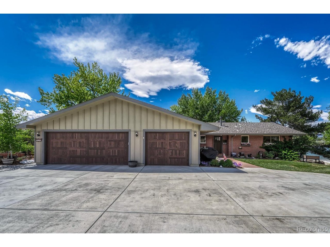 2207 Frances Dr