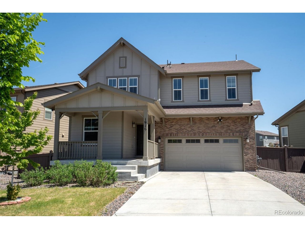 1916 Coopers Hawk Ct