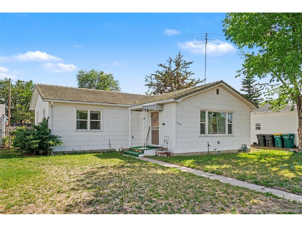 1310 Strong St