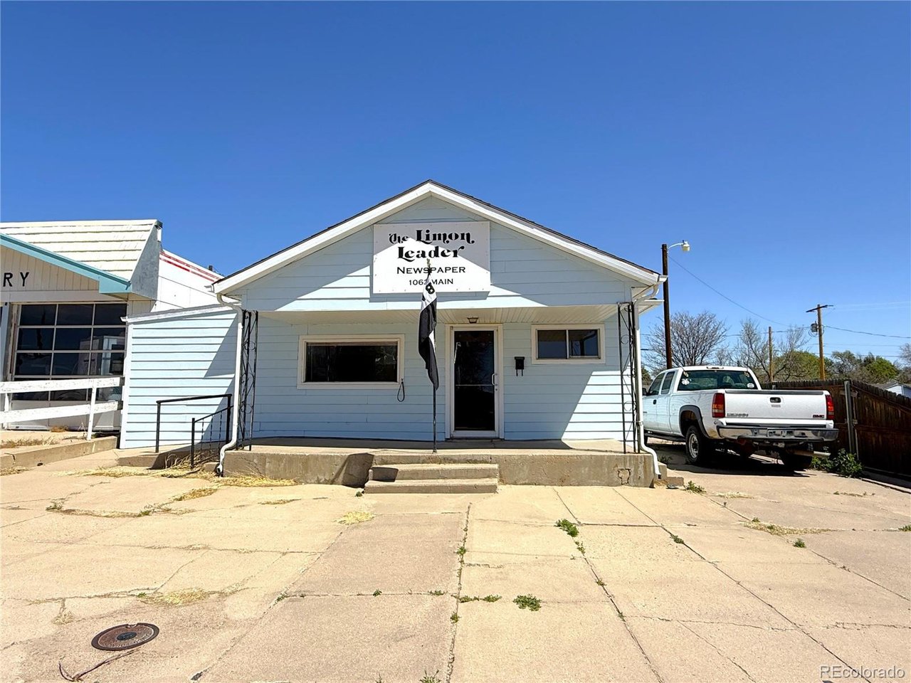 1062 Main St
