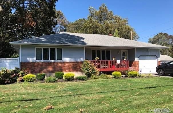 Homes for sale in East Islip, NY | 31 Baldwin St, East Islip, NY 11730 | MLS# L3249981