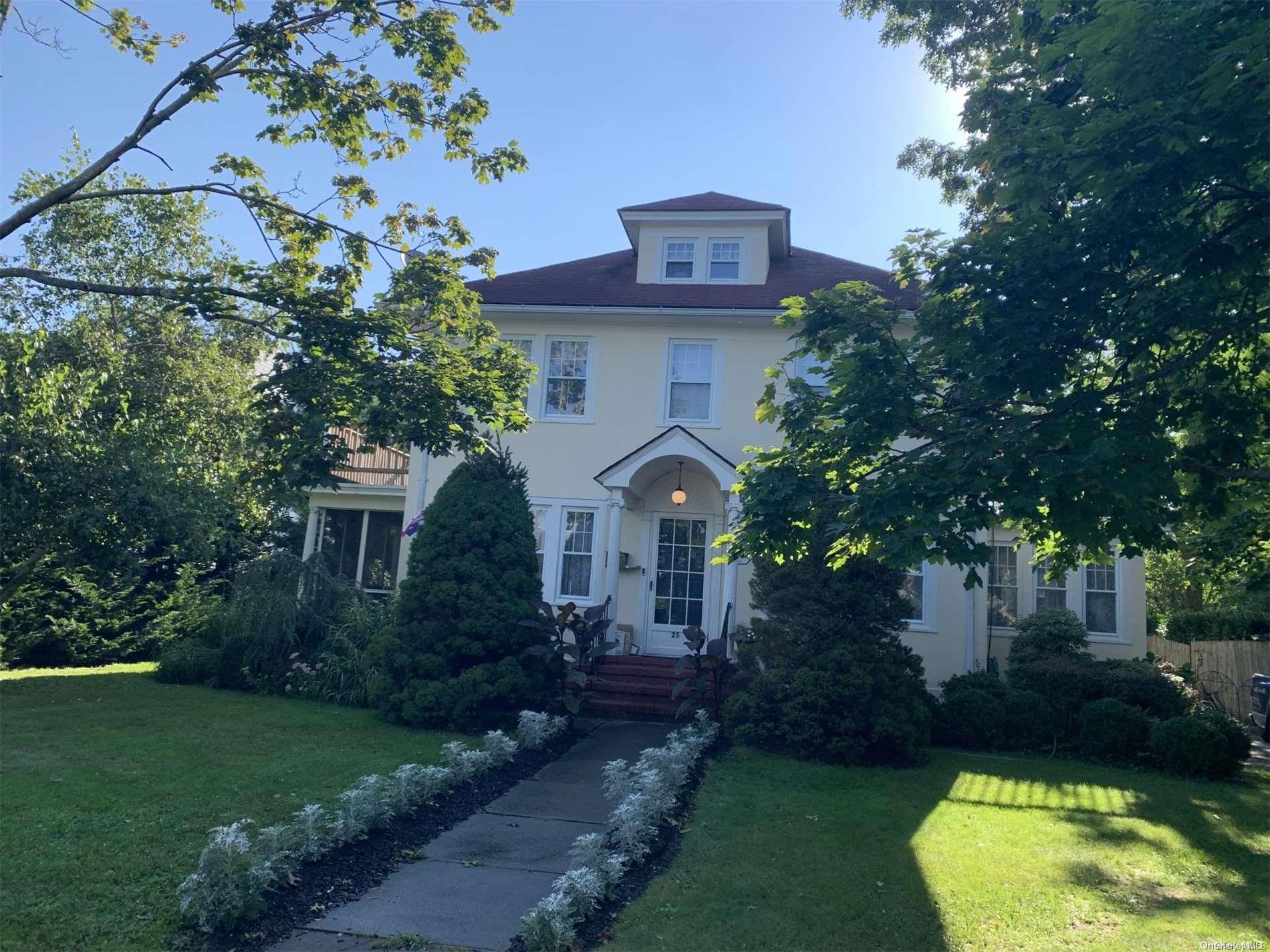 Homes for sale in Islip, NY | 25 Bayview Ave, Islip, NY 11751 | MLS# L3435661