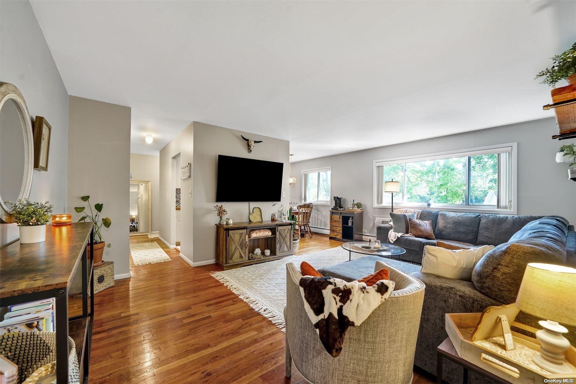 Homes for sale in Smithtown, NY | 355 Rte 111 #47, Smithtown, NY | MLS# L3496311