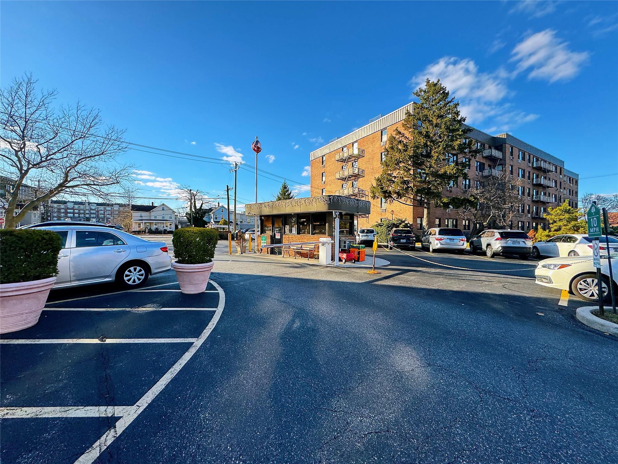 5 Birchwood Court # 5N Mineola NY 11501 MLS #808879 5 Birchwood Court # 5N Mineola NY 11501 MLS #808879