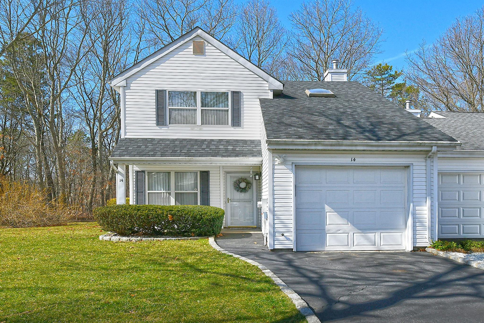 14 Lindsey Court Holtsville NY 11742 MLS #842410