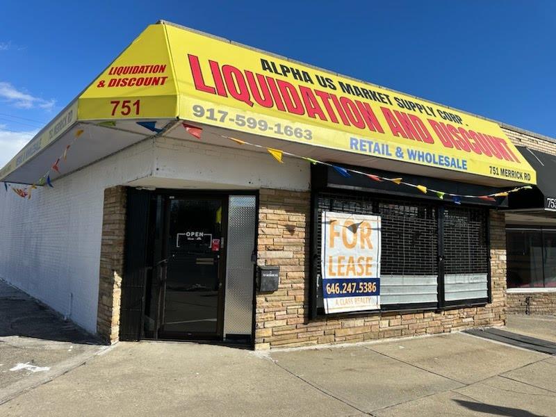 Storefront Opportunity in Thriving Location â€“ Now Available! Location Perks, Corner unit at a lively, high-traffic intersection. Exceptional pedestrian and car visibility. Nestled in a dynamic, fast-growing neighborhood. Space Details: Main Floor: 1, 500 sq ft of open-concept retail/office space. Additional Area: 1, 500 sq ft of flexible-use space.Easy Access: Conveniently located near public transit options. Ample nearby parking for clients and staff. Highlights: Versatile layout â€“ ideal for retail, office, or showroom use. Expansive windows provide natural light and standout street presence. High footfall from established businesses in the area. Ready for immediate fit-out to match your vision. Donâ€™t miss your chance to secure a prime commercial space in one of the most visible and walkable corners of the city. Perfect for businesses aiming to grow in a well-trafficked, accessible, and thriving environment.Contact us today to schedule a viewing!