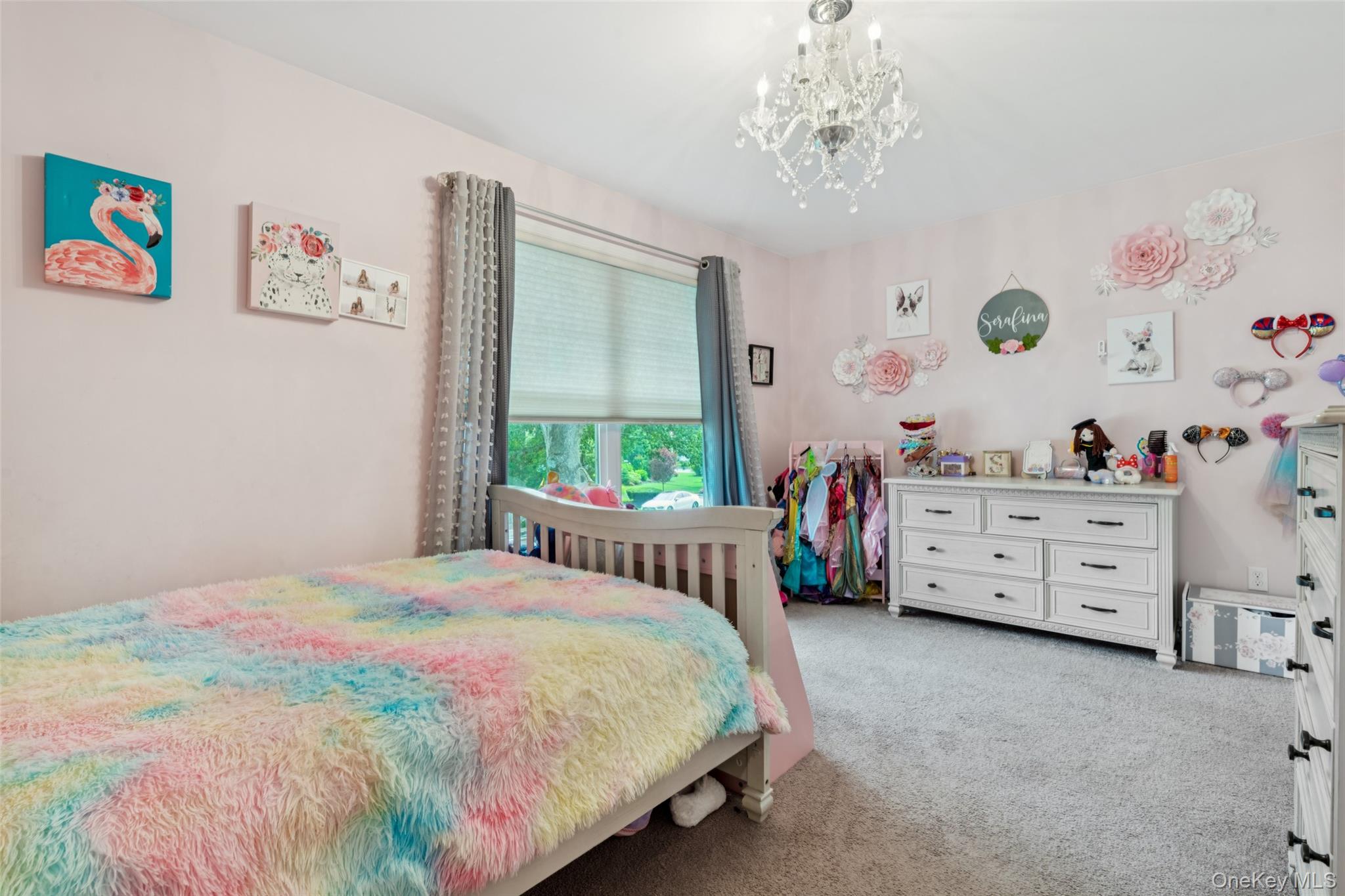 12 Favorite Things in Teen Girls Bedroom - Nesting With Grace, image size:2048x1365