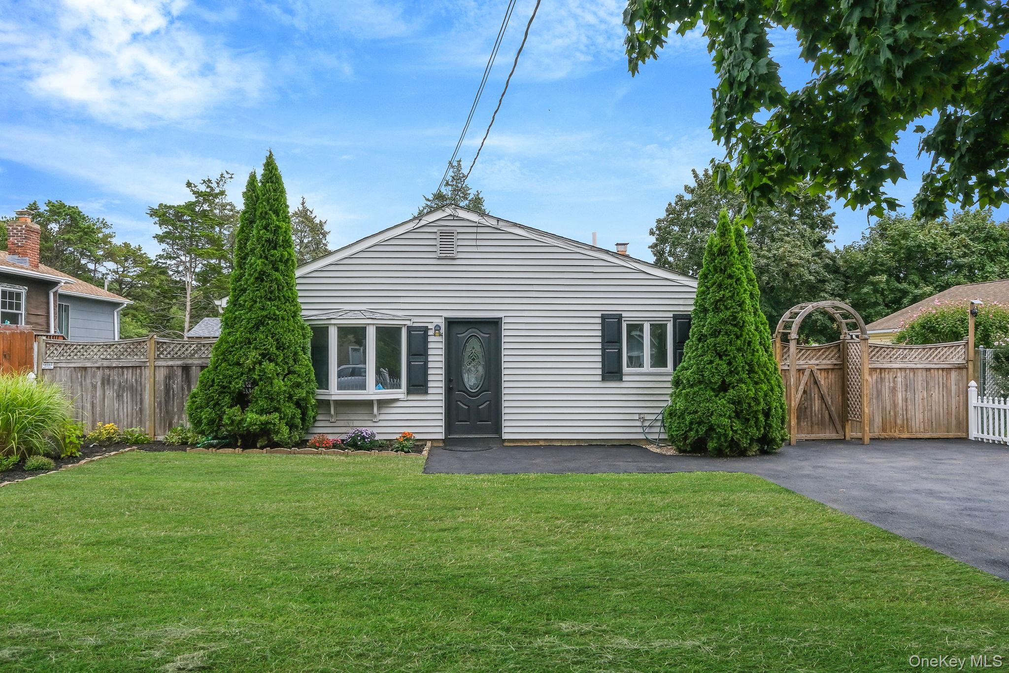 PLEASE READ BEFORE CONTACTING THE LISTING AGENT. This property is fully available and showing before the open house. ALL SHOWINGS TO GO THROUGH SHOWINGTIME 800-746-9464. Please note that the open house is 9/20/25 from 12-2pm. All offers are being presented AS THEY COME IN. Please make sure to submit ALL OFFERS TO Offers.Kingofhomes@gmail.com along with pre-approval and proof of funds. Please make sure to text the listing agent at (631)-624-1159 to confirm the offer has been received. Sale may be subject to terms & conditions of an offering plan. All information has been deemed accurate. Buyer to verify.*Showing instructions - Please call showingtime or use link above to schedule