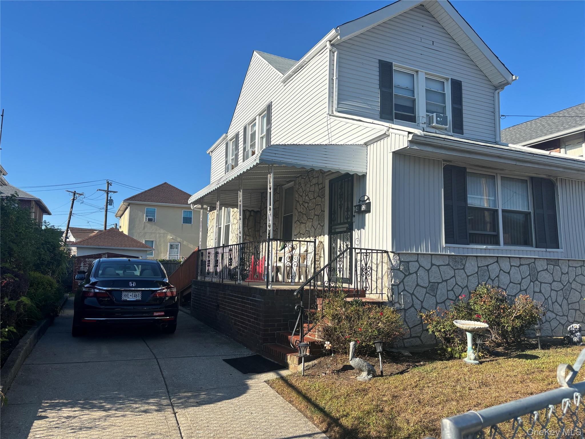 First floor lr, dr, kitch and second floor 3 bedrooms and 1 full bathroom.