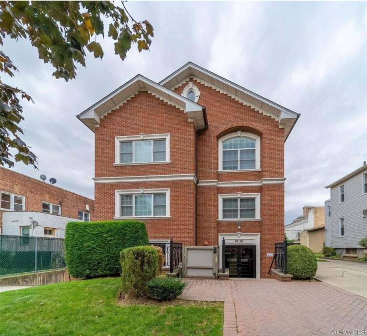 Absolutely unique and gorgeous 1, 458 sq ft duplex condo located in the heart of Bayside. 3rd floor unit with rare high ceilings. Living room with ceiling fan, updated kitchen/dining room with stainless steel appliances and granite countertops, huge master bedroom and updated large bathroom are on the 1st level. Updated built in washer and dryer. 2nd level is a duplex to the third floor that features two bedrooms, updated large bathroom and a bonus room/den that can be used as an office or storage. The 2nd level features skylights that brings in natural sunlight to make it a stunningly bright home. This condo is located just one block away from Bell Blvd and Northern Blvd. Bayside LIRR is just 2 blocks away ! Great location with easy access to shopping and transportation.