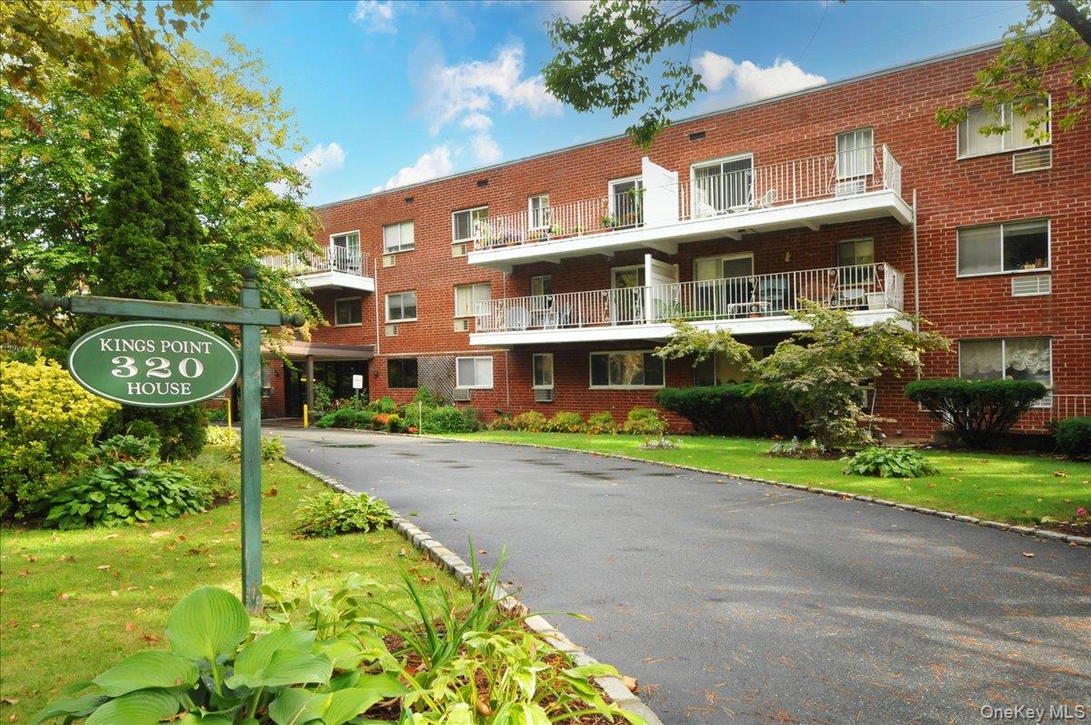Rare Offering: Top floor apartment in the coveted Kings Point House, a full service doorman building with excellent full time staff & live in resident managing super, located on Manhasset Bay with private courtyard. This residence features a private terrace showcasing a lovely garden view, indoor parking & storage bin transferred with the apartment. Upgraded in 2020, this open concept unit has soundproofed walls & floors, marble bathrooms, individually controlled thermostat heat. Designated for Baker Hill Elementary School, Great Neck North Middle School, Parkwood Pool District & Steppingstone Park.