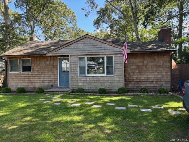 Updated, open concept, 2 bedroom ranch in Bayview Pines with private beach access in a lovely community. Fenced, private backyard