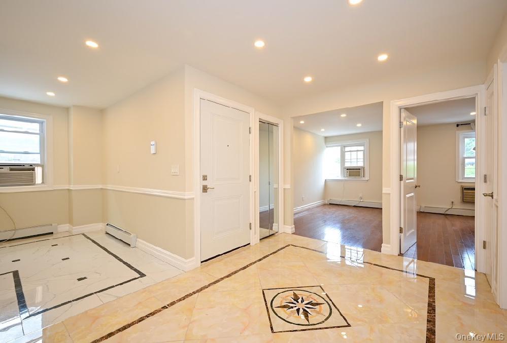 Beautiful fully renovated 4 Bedrooms, 2 bath unit on the 2nd floor. Parking available at additions cost.Steps to shopping and public transportation.