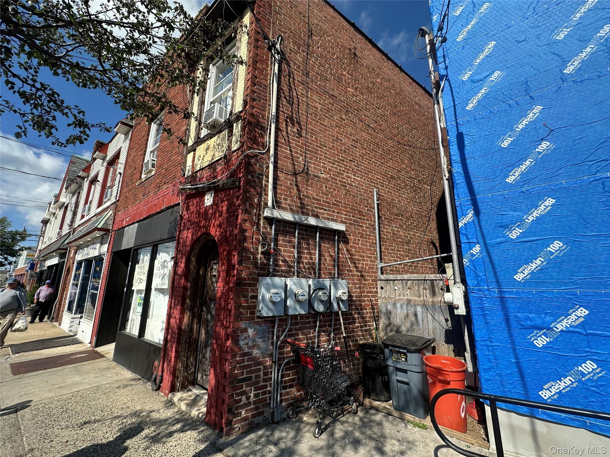 1500 +/- Sq Ft Retail Space with sidewalk entrance basement off a busy shopping street.It will be vanilla boxed to suit the new tenant&rsquo;s needs.Next to schools, law firms, convenience stores and some houses of worship and apartment buildings.Perfect for a small retail or professional business.No restaurants.