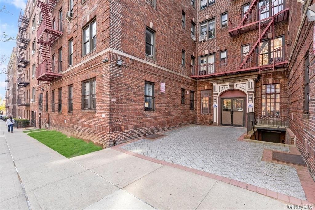 This inviting apartment offers comfortable living in the heart of Sunnyside. Featuring a modern interior with spacious living area, this meticulously maintained unit provides both convenience and style. Situated in a vibrant neighborhood, residents enjoy easy access to local amenities, dining, shopping, and only less than 10-15 mins subway ride to the city. Don&rsquo;t miss out on the opportunity to make this urban retreat your new home!