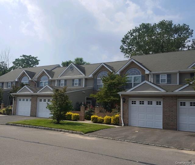 Ask About Our Amazing Specials*: Spectacular Townhouse Community With Electronically Controlled Gatehouse. Private Entry with spacious residences. Gourmet Kitchens Featuring SS Appliances. Granite Countertops. Ceiling fans, Hi-Hats, Vinyl Floors. Designer Bathrooms. Clubhouse! Pet Friendly! Prices/policies subject to change without notice.