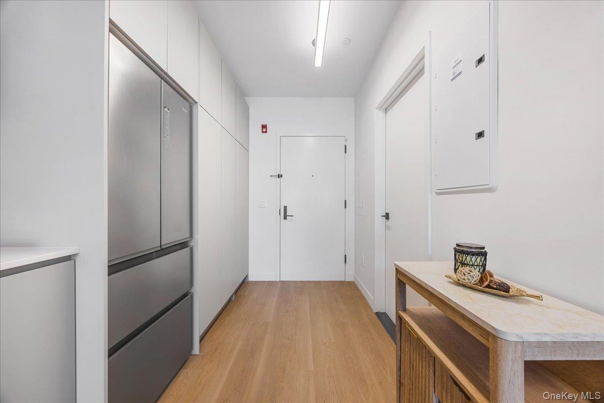 Introducing 8Chester - A curated collection of studio apartments designed with you in mind. Elevated living in the heart of White Plains, with everything you need just steps outside your door. At Eight Chester, our thoughtfully designed spaces have everything you need and nothing you donâ€™t. All units feature tasteful finished including wood like floors, large windows, climate control, paneled appliances and common area (rooftop lounge & community room).