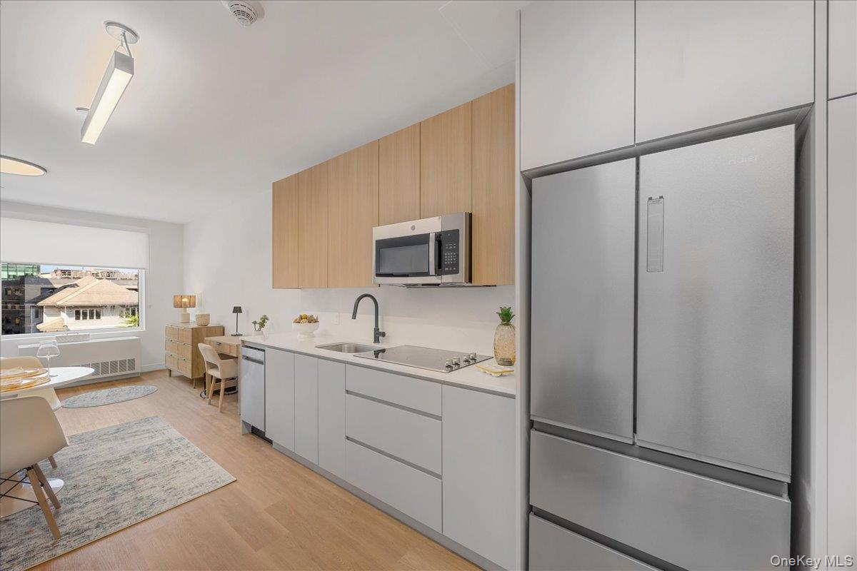 Introducing 8Chester - A curated collection of studio apartments designed with you in mind. Elevated living in the heart of White Plains, with everything you need just steps outside your door. At Eight Chester, our thoughtfully designed spaces have everything you need and nothing you donâ€™t. All units feature tasteful finished including wood like floors, large windows, climate control, paneled appliances and common area (rooftop lounge & community room).