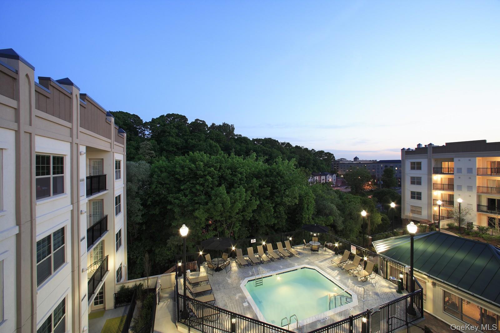 Ask About Our Outstanding Specials*. $99 Security Deposit Special. Restrictions apply* Concierge-AM/PM-365 bldg.Elevator.Outdoor Pool. Courtyards.Garage Parking.Package service. Pet friendly. Gym.BizCtr.Controlled Access.Intercom.Frplce Lounge.Bbq.Modern Kit Cabs./Stls Appl.Vinyl Thru Apt.Ceil fans.CAC. WD. Near Harbor, NYIT/Old Westbury, Garvies Point/Sands Point Preserve. 1 hr-NYC/LGA/JFK. Off Route 107N. Restrictions apply., Additional information: GreenBuildingVerificationType:NAHB Green-Bronze