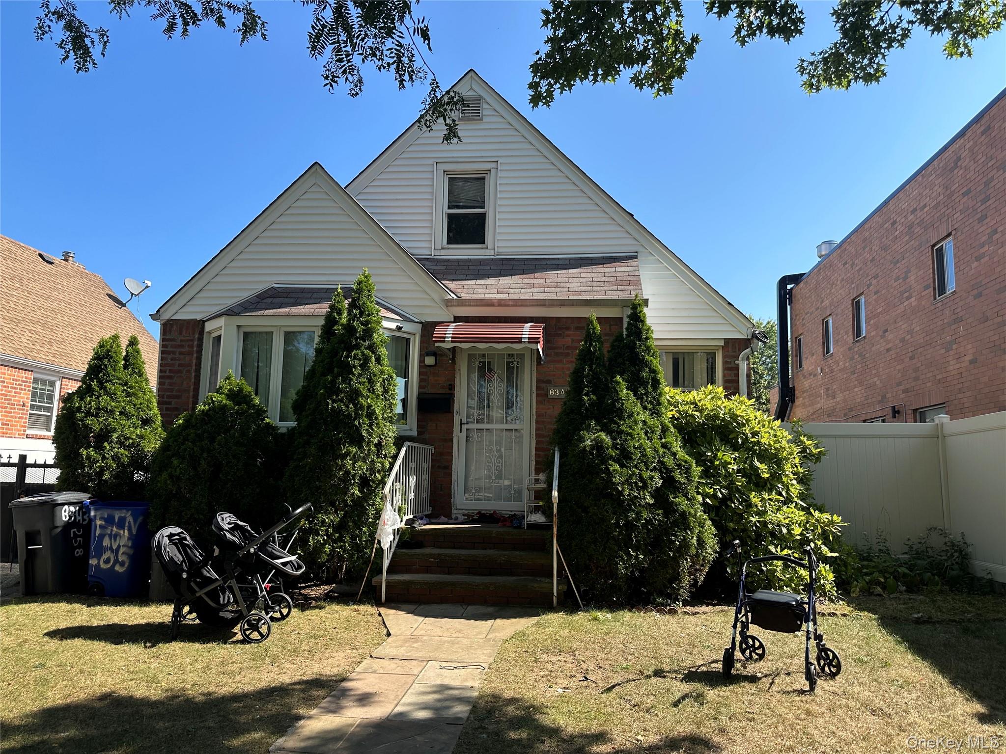 Spacious full house in Glen Oaks featuring 4 bedrooms and 2 bathrooms. Offers an eat-in kitchen, formal dining room, and comfortable living spaces throughout. Ideal location close to schools, parks, shopping, and public transportation. Perfect for those seeking both convenience and a welcoming neighborhood.