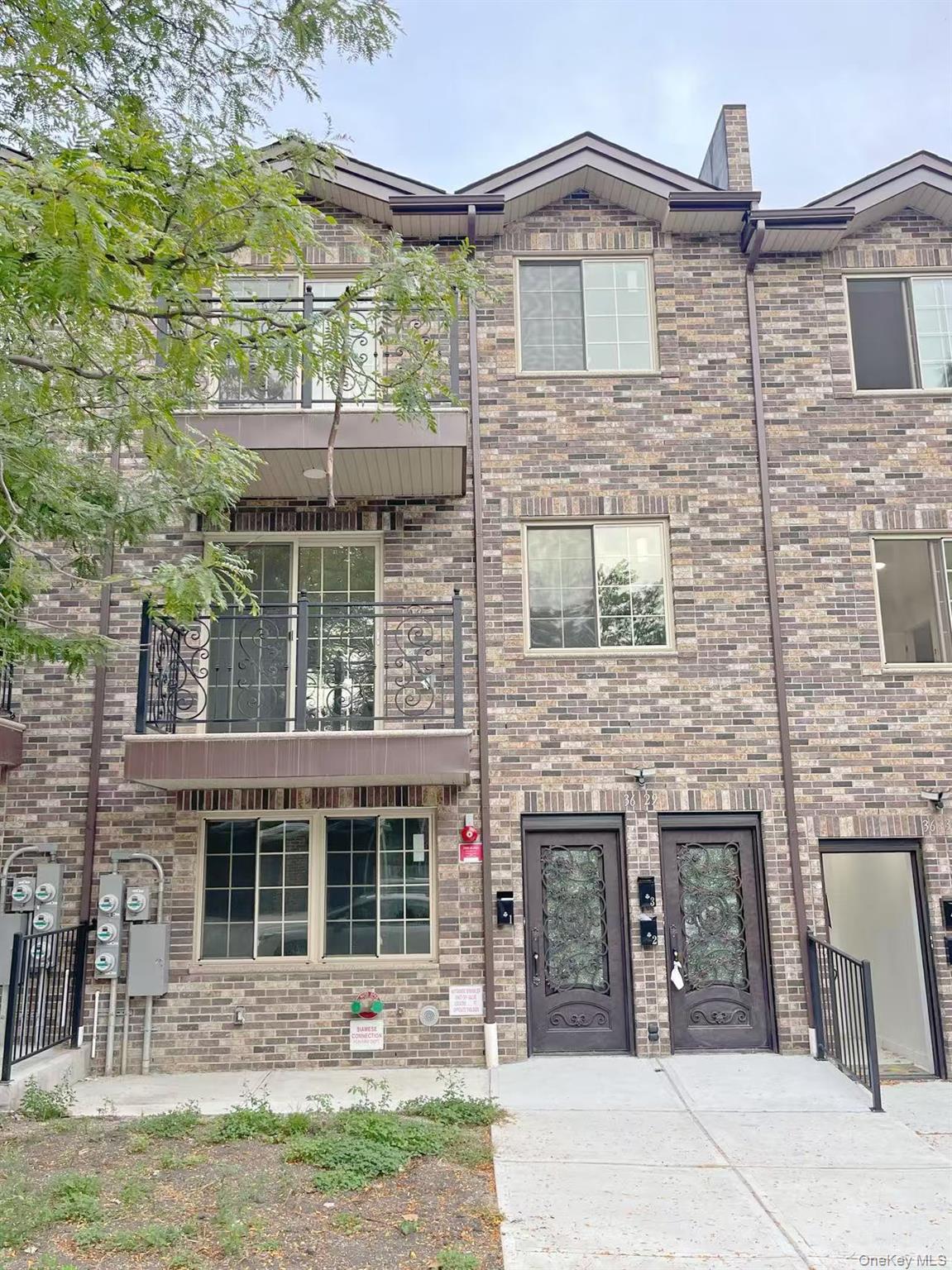 Be the first to live in this brand new 3-family townhouse located in a prime neighborhood within walking distance to the subway, LIRR, supermarkets, and schools. This spacious 1st Floor unit with basement offers over 1, 000 sq ft of living space, featuring a modern full kitchen with high-end Fotile cooktop, custom range hood, and double-door refrigerator. Premium finishes throughout, 9-ft basement ceilings with windows, and thoughtfully designed baths provide both comfort and convenience.