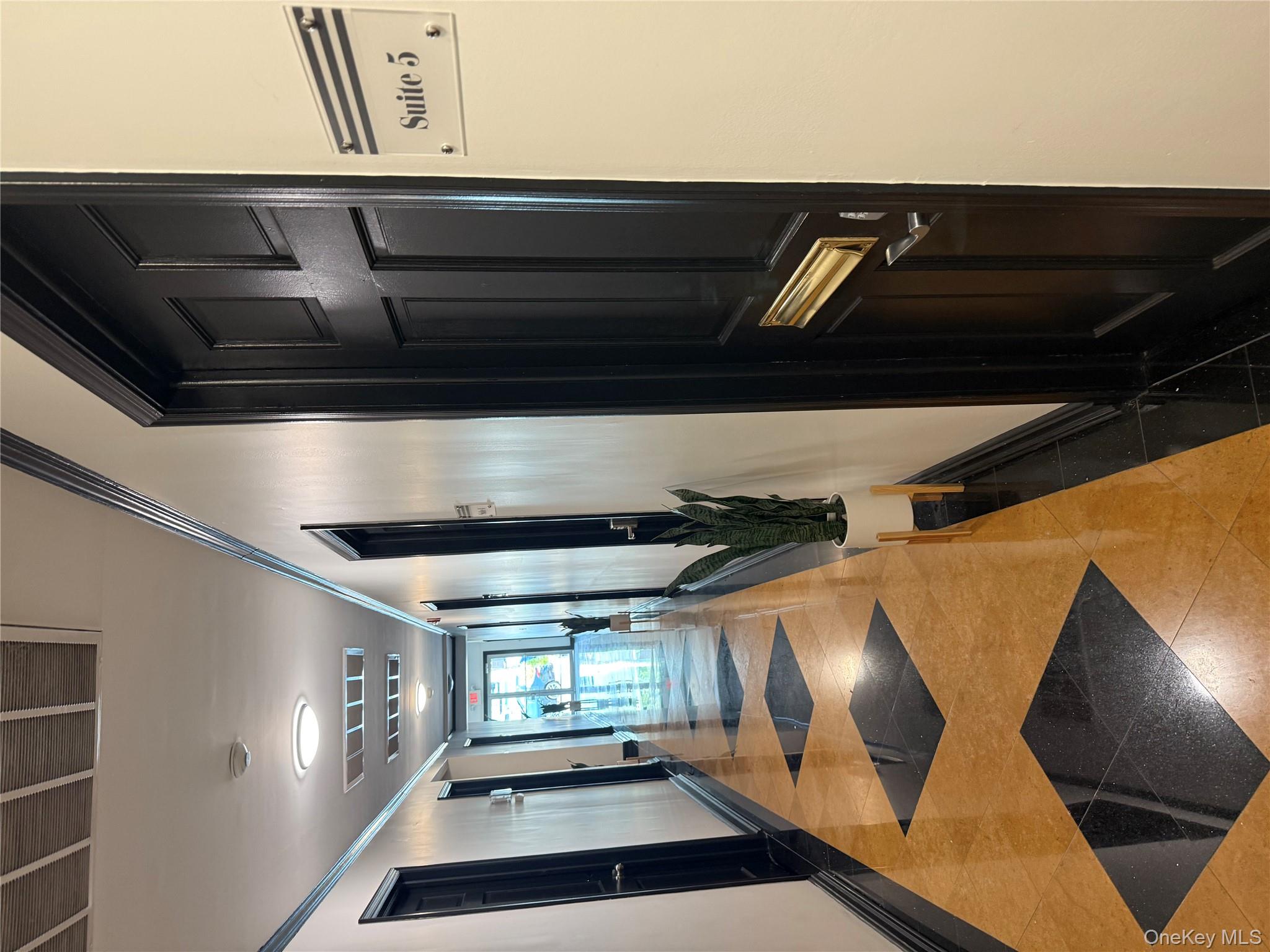 COME AND SEE YOUR NEW OFFICE LOCATED RIGHT IN THE HEART OF NEW CITY. BRIGHTLY LIT WITH WINDOWS AND READY FOR YOU AND YOUR BUSINESS. WALKING DISTANCE TO COUNTY GOVERNMENT OFFICES,  RESTAURANTS AND SHOPS.