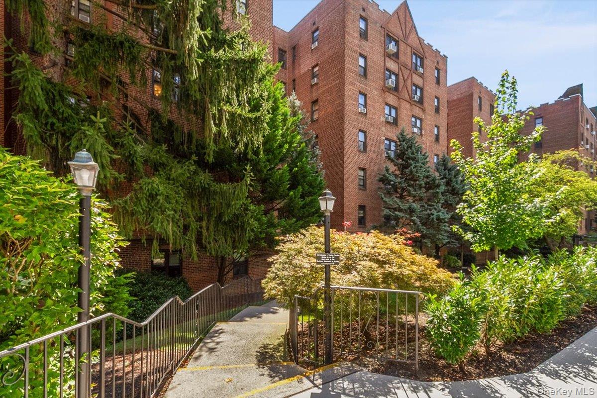 Move right in and enjoy easy living! This spacious 1BR/1BA co-op at the Kenilworth on Garth Rd features hardwood floors, an updated kitchen with stainless steel appliances and granite counters, a versatile layout with a spacious living area, and plenty of closets. Conveniently located with a quick walk to the Scarsdale train station for a quick commute to Grand Central, along with shops, restaurants, parks, and the Bronx River Pathway for walking or biking. Eligible for Lake Isle Country Club membership with golf, tennis, and access to five pools! Free parking on Garth Rd with a resident permit. An incredible added bonus is that the Kenilworth allows renting (restrictions apply), don&rsquo;t miss out on this opportunity.