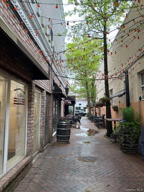 Beautiful 1, 200 square foot office, can be split.Front (Unit 4) is 450 sq. ft. (occupancy in Jan. 2026).Back (Unit 3) is 750 sq. ft. (occupancy immediately).Must be screened by NTN.