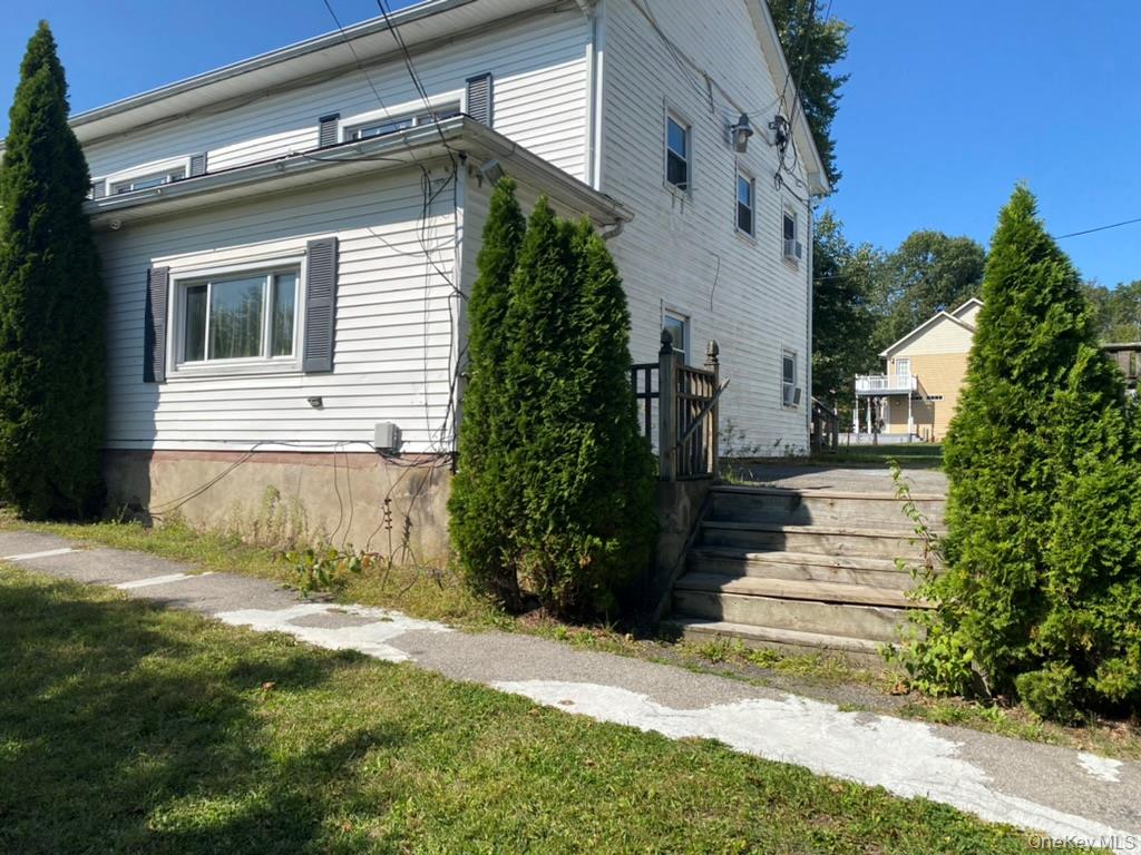 One bed one bath on first floor located in Wallkill. Landlord is responsible for all utilities EXCEPT wifi & electricity. Tenant is to provide their own air conditioning units. Tenant&rsquo;s income must be at least 2.5x&rsquo;s the rent a month. Please contact with any questions & in regards to fees. Cats are okay & a small dog may be considered.