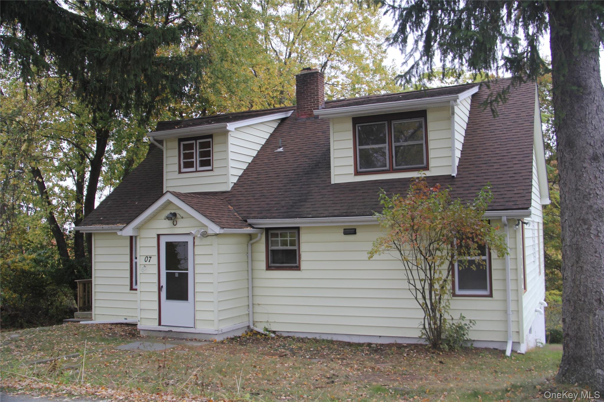 Freshly updated 2 bedroom, 1 bathroom aparment overlooking Lake Pocatello. This u nit is the whole second-floor and features include all-new flooring, fresh paint throughout, and immediate availability. Located in the Middletown School District, this unit offers comfort, convenience, and scenic views. Applicants must provide a completed application, a full credit report with 675+ score, and recent pay stubs showing earnings of 2.5 times rent. Schedule your showing today to see this wonderful property.