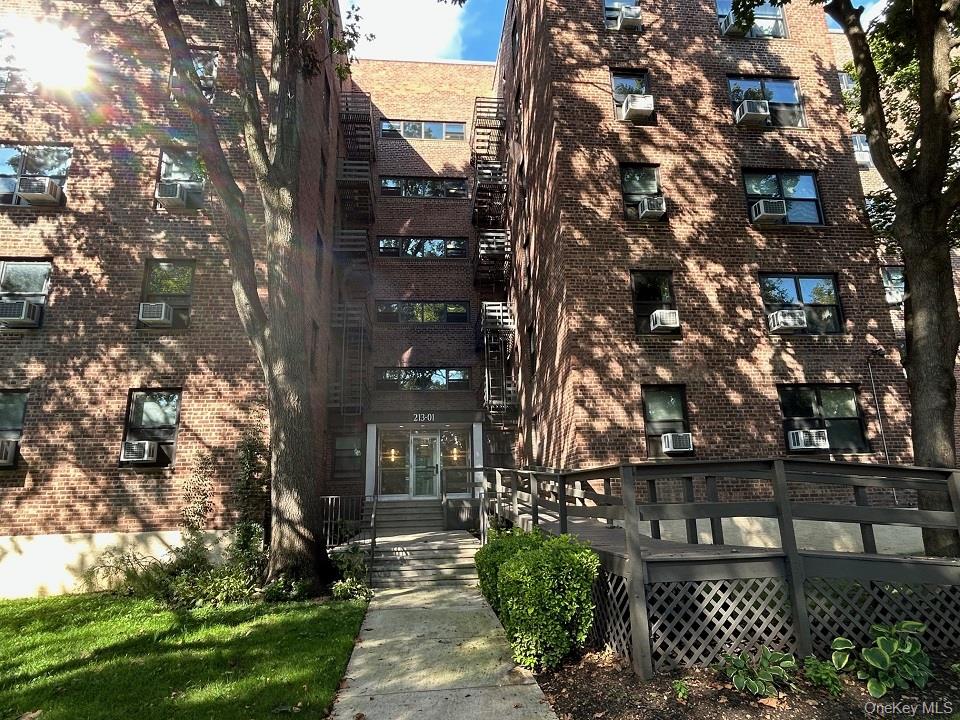 Well Managed Building. Low Maintenance fee. Hardwood Floor, Pool, Tennis Courts, Gyms, 24 Hours Security, Close To Shops, Parks And Transportation.,