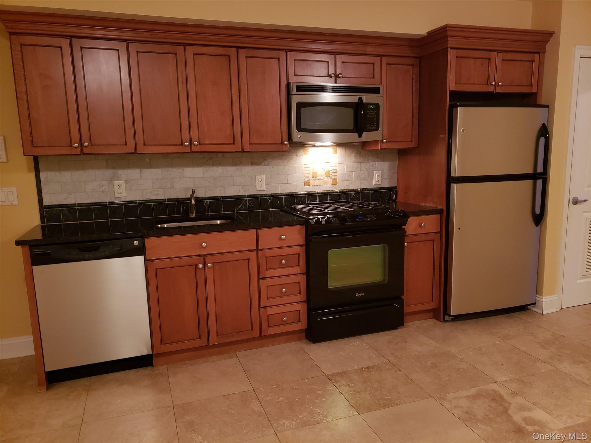 Welcome to this beautifully maintained 1-Bedroom in downtown Ossining. It features an open plan living, kitchen, and dining area, a large walk-in closet, Granite Countertops in the kitchen and bathroom, Custom Hardwood Cabinets, a Gas Range, Dishwasher, and Microwave w/ Built-in hood. The tastefully appointed bathroom has stone tile throughout, Imported Stone Floors, Brushed Nickel Hardware, a soaking Tub and Shower Combination with a Glass Shower door. Enjoy a Smart Technology Doorbell Buzzer System, High Speed Internet access, & High Efficiency Appliances in the remodeled unit. You will love living in Historic Ossining with its artsy vibe, weekly farmerâ€™s market, great local restaurants, tons of recreation, and right on the Hudson River! The unit features central heating and AC (Forced Air and central air cooling), as well as nice natural light throughout the day.PLEASE NOTE THAT 3A IS NOT YET AVAILABLE TO SHOW, SO INTERESTED PARTIES CAN TOUR 2D WHICH IS AN IDENTICAL APARTMENT, JUST THE MIRROR IMAGE OF THE SECOND FLOOR APARTMENT.Tenant is responsible for electric and gas. The owner pays for water and sewer. First month&rsquo;s rent and security deposit are due at lease signing. A Municipal parking pass can be purchased from the Village of Ossining. No smoking. Cats OK. Apply via RentSpree.