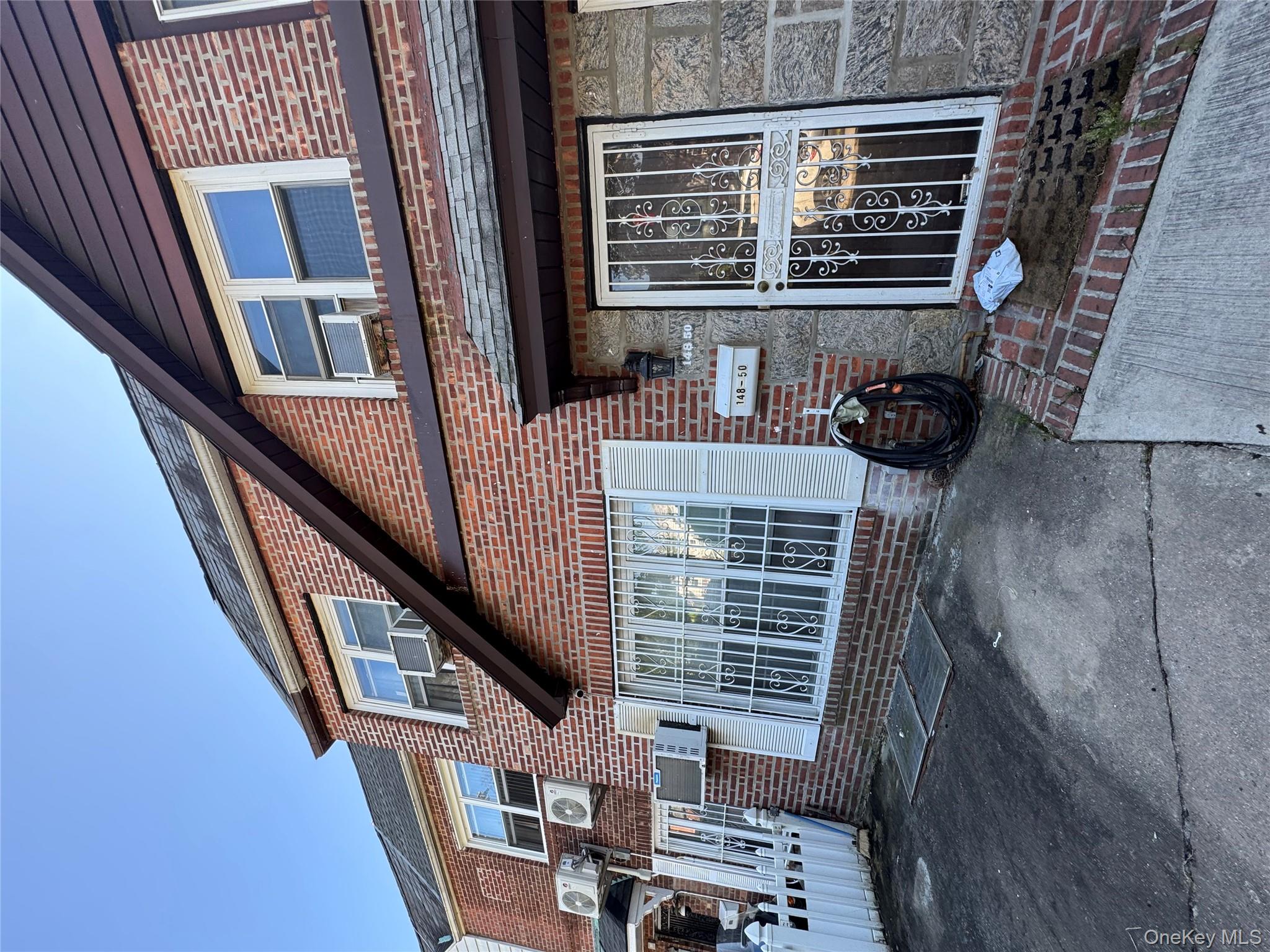 Welcome to this well-maintained townhouse in the heart of Flushing! Featuring 3 spacious bedrooms and 2 full bathrooms, this house offers comfortable living for the whole family. The basement with a separate entrance provides additional living space.Conveniently located and close to all shopping, schools, and transportation. Donâ€™t miss the chance.