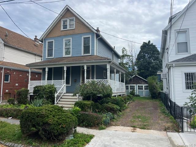 A 41X100 lot size and R3X zoning in the heart of Flushing. Already have approved drawing. The property is conveniently located near shops, supermarkets in Downtown Flushing, the business corridor on Northern Blvd, schools, the LIRR, and other transportation options. Appearance: Good.