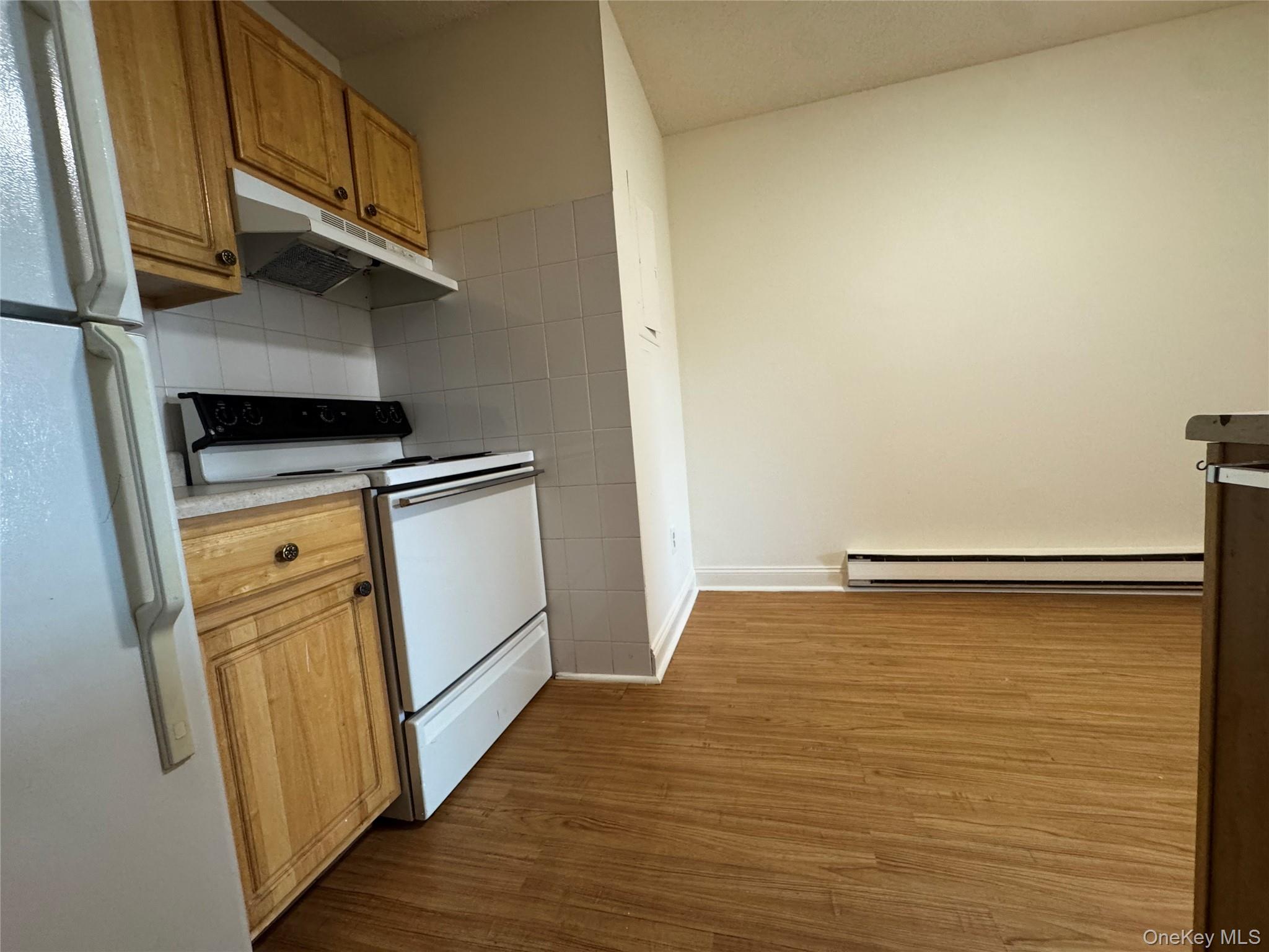This 600 sqft studio situated in the heart of Beacon awaits you to call home. Discover the perfect blend of modern comfort and historic charm in this beautifully renovated building in the dia of Beacon Ny.Close to all shopping, highways, and within walking distance to metro-north.Call to tour this stunning studio!!