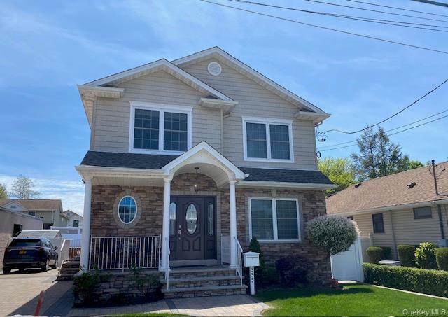 Whole house rental. 5 bedrooms 2 full baths. Home offers Livingroom, dining room and kitchen on first floor. 3 Bedrooms on second floor. Available November 15.