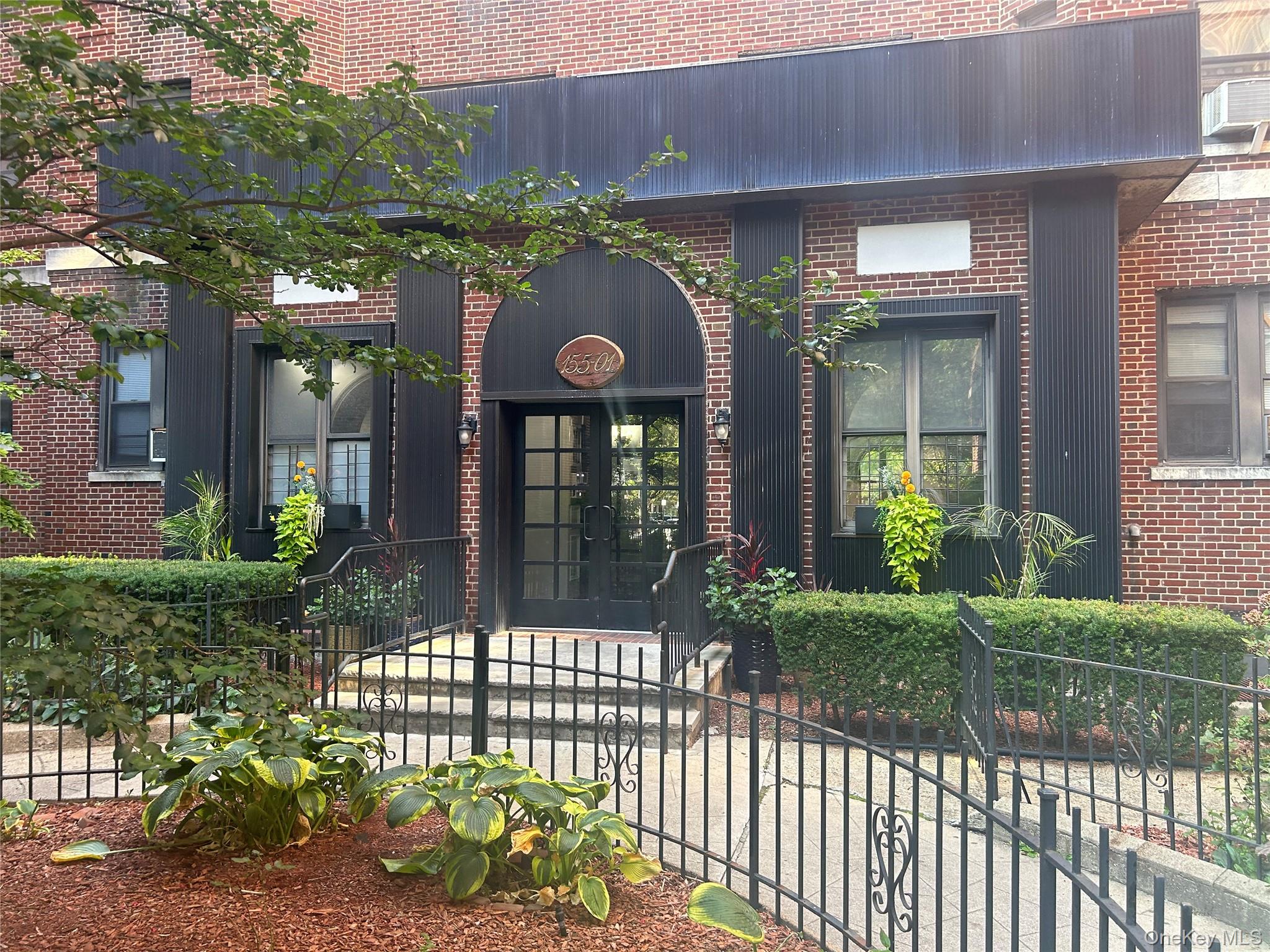 Beautiful 3rd floor Co-op Apartment, Requires Third party Approval (Board approval). Conveniently located off Parson Blvd., close to F Train & near all public transportation. Building has 2 Elevators, a warm inviting Lobby, Common Laundry Facility on the Main Floor, a Large, bright Living Room with Recessed lighting & a King sized Bedroom with big closets, Hardwood floors. Heat and water included in rent. Tenant has to pay Electricity and cooking gas.