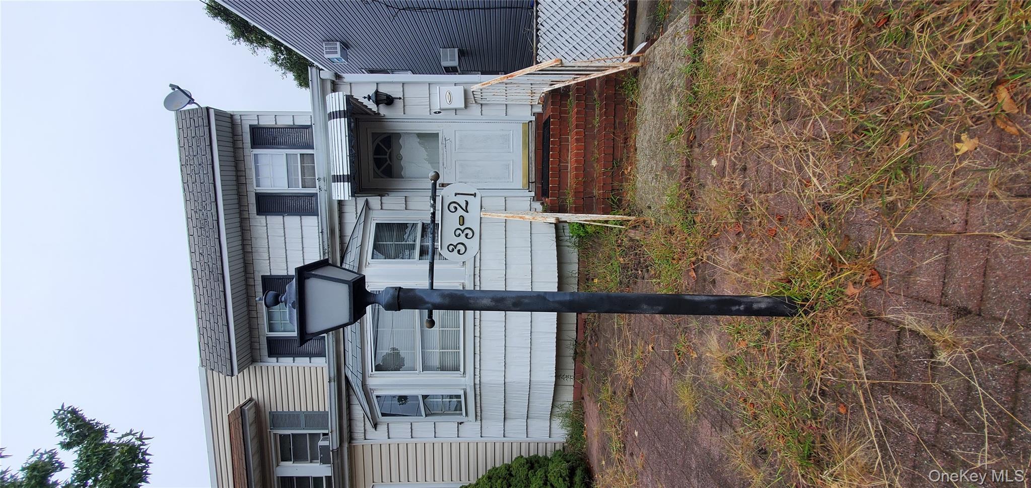 Location Location. Bayside Semi-detached Home. 3 Spacious bedrooms 1.5 bathrooms. Bonus room for den or office Quiet street. Full unfinished basement, Gas heat and hot water tank. Tons of potential with this house. School district 26.