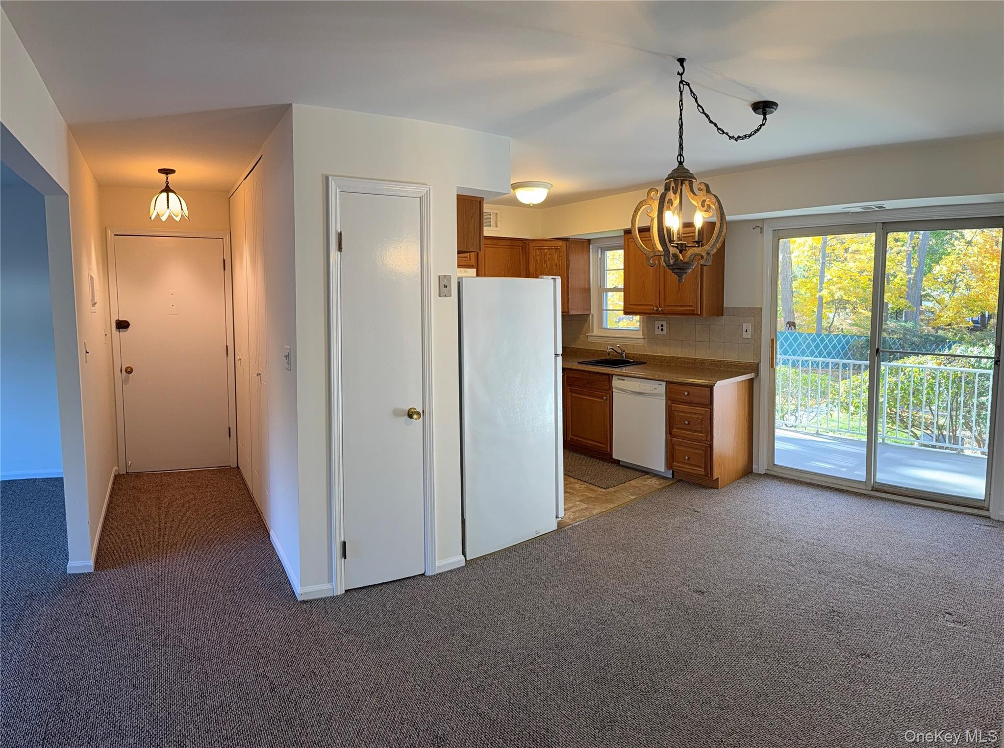 Beautiful 1st-floor garden apartment with lots of natural light, freshly painted and clean, with an oversized picture window in the oversized living room. Exceptional open floor plan with panoramic views! Feeling of a large home! This is one of Bon Aires&rsquo; favorite locations and layouts, walking distance to the Jersey border! Close to commuter lot, transit, buses, hiking, shopping, restaurants, and NYCNo smoking and no pets Shared laundry room