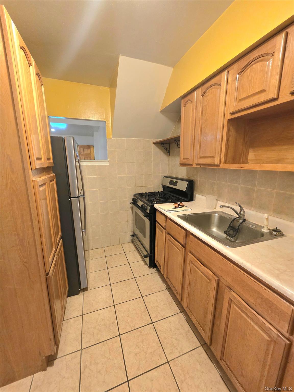 Spacious 2 Bedroom Apartment in Canarsie1st floor unit of a 2 family house.Located near Brooklyn Terminal Market, BJ&rsquo;s Wholesale Club, and so much more.Apartment Features:â€¢ ???????????????? ???????????? ???????????????????? â€¢ ???????? ???? ?????????????? ?????? ?????????????? â€¢ 2 ?????????? ???????????????? â€¢ ???????????????? ????????????/???????????? ???????? â€¢ ?????????????????? ?????????????? ???????? ???????? ???? ???????????????? â€¢ ???????? ???????????????? ???????? ??????