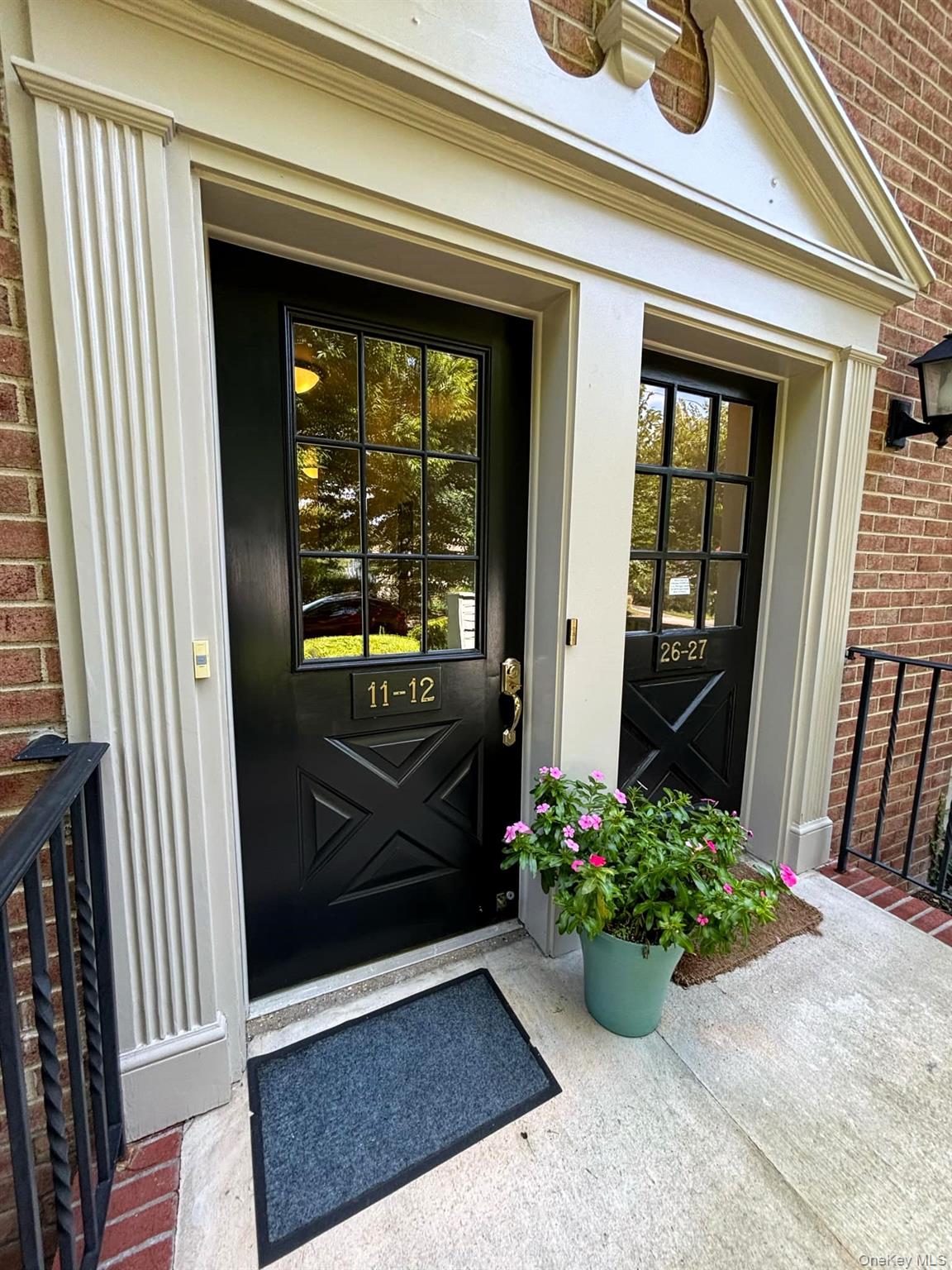 Available Feb 1st!Discover modern comfort at 26 Layton Ave, Apartment 12, nestled in the heart of Southampton Village! This fully furnished and updated unit features an open layout, ample natural light, and convenient in-building amenities. Rent covers heat, electricity, water, and trash collectionâ€”move in worry-free and enjoy hassle-free living. Prime location near beaches, dining, and shops. Available February 1stâ€”weâ€™re showing now and seeking an ideal tenant. Schedule your viewing today!