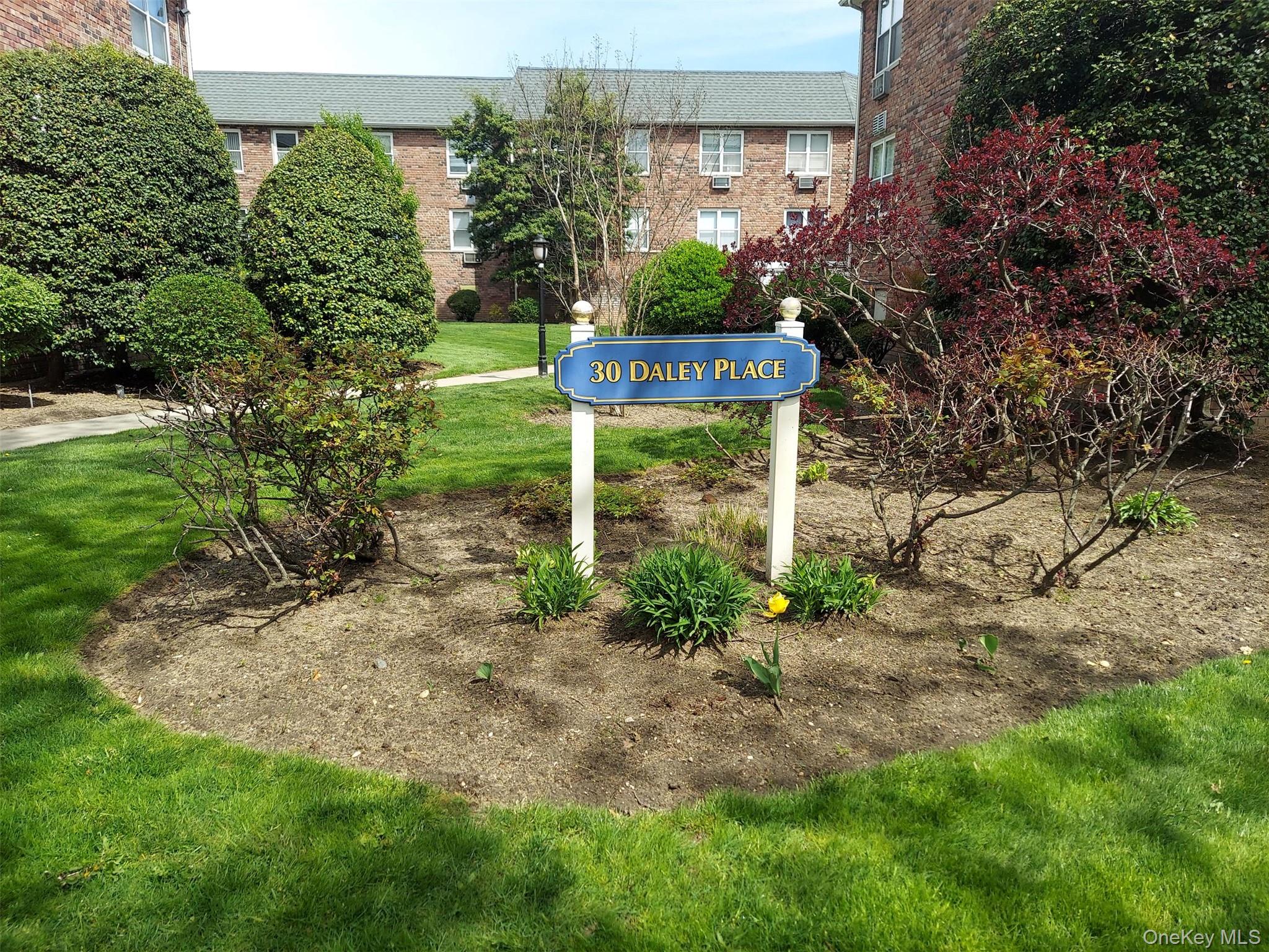 30-daley-pl-136-hempstead-ny-11563/hzid_63c87ae6