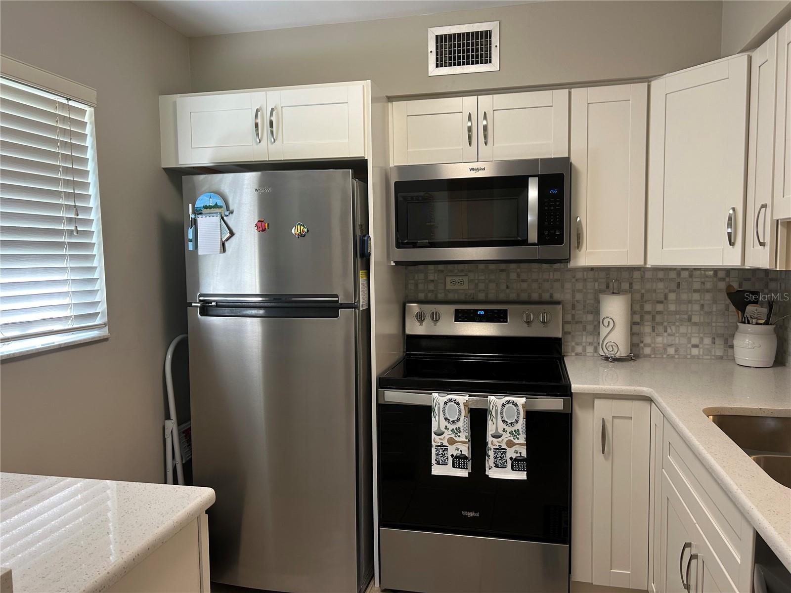 5662  GARDENS DR  #104, SARASOTA, FL, 34243