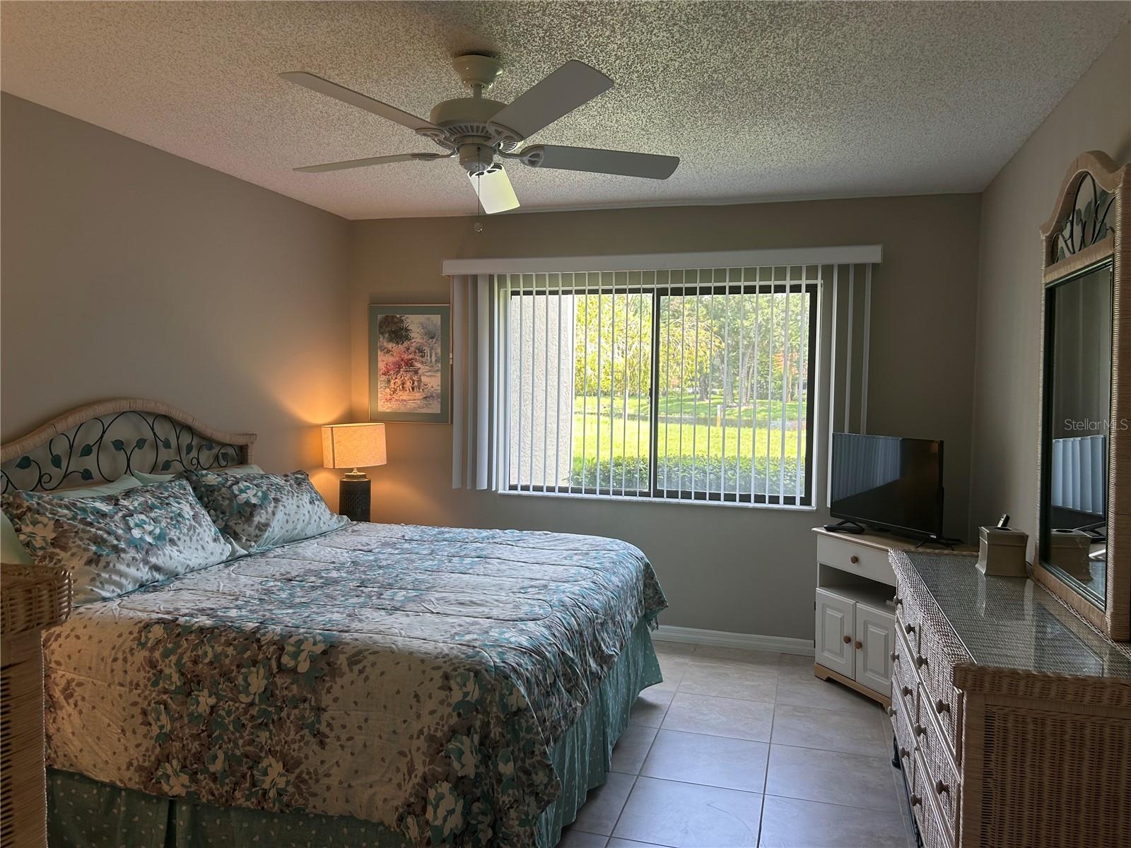 5662  GARDENS DR  #104, SARASOTA, FL, 34243
