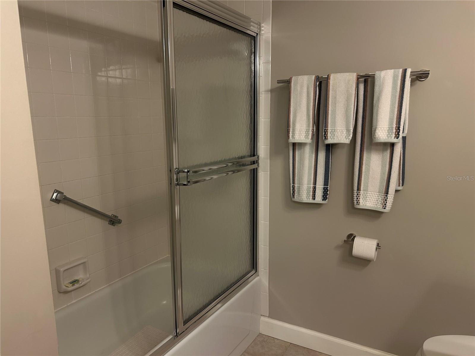 5662  GARDENS DR  #104, SARASOTA, FL, 34243