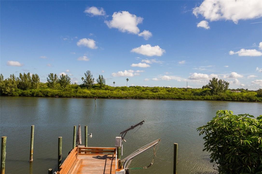 18521  GULF BLVD, INDIAN SHORES, FL, 33785