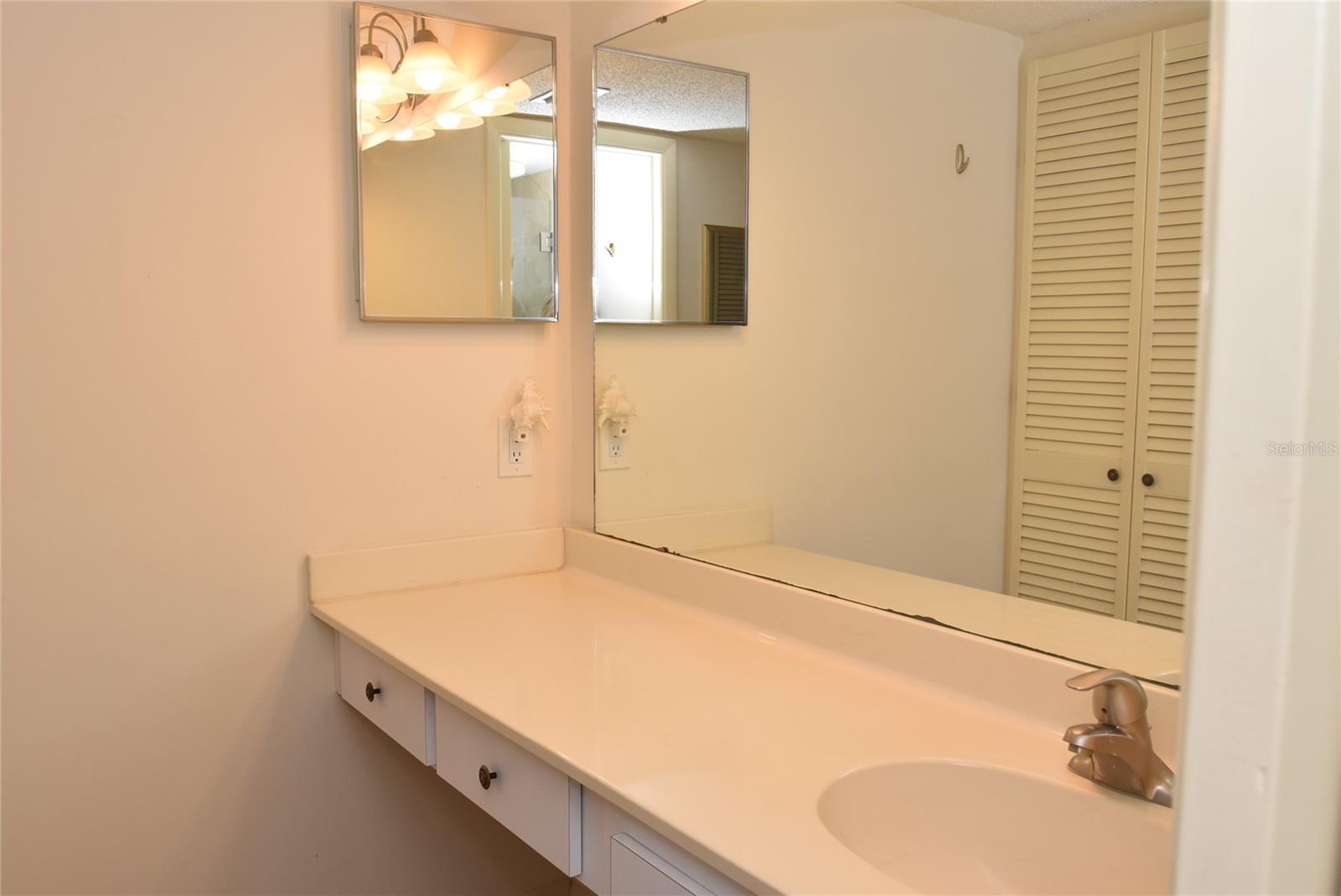 1712 GLENHOUSE DR #GL418, SARASOTA, FL, 34231