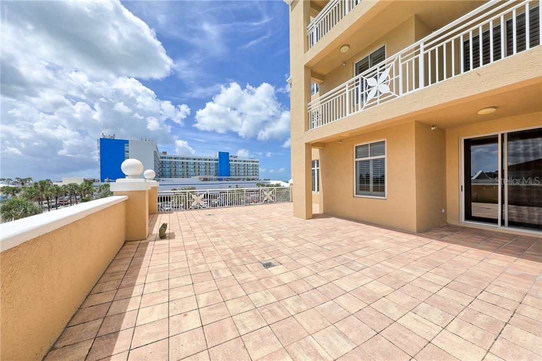 10 PAPAYA ST #305, CLEARWATER BEACH, FL, 33767